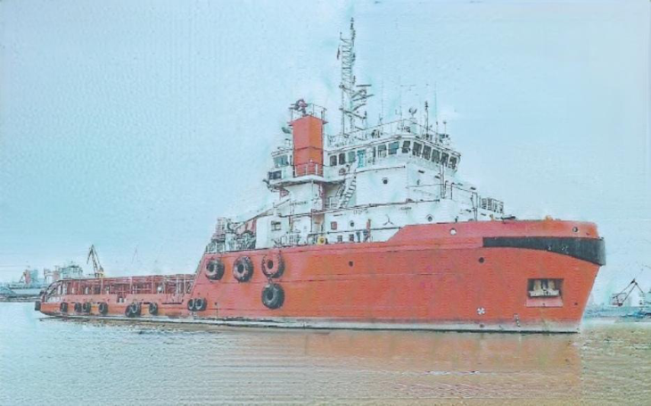 WAN-AHTS-002 anchor handling tug supply vessel anchored