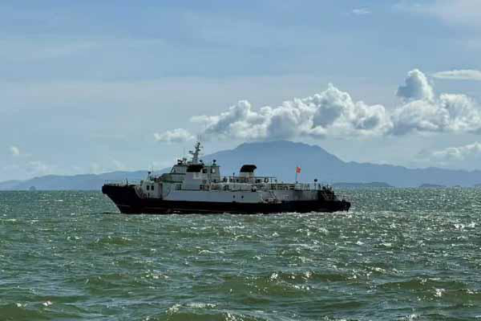WAN-PAX-002 high-speed catamaran underway at sea